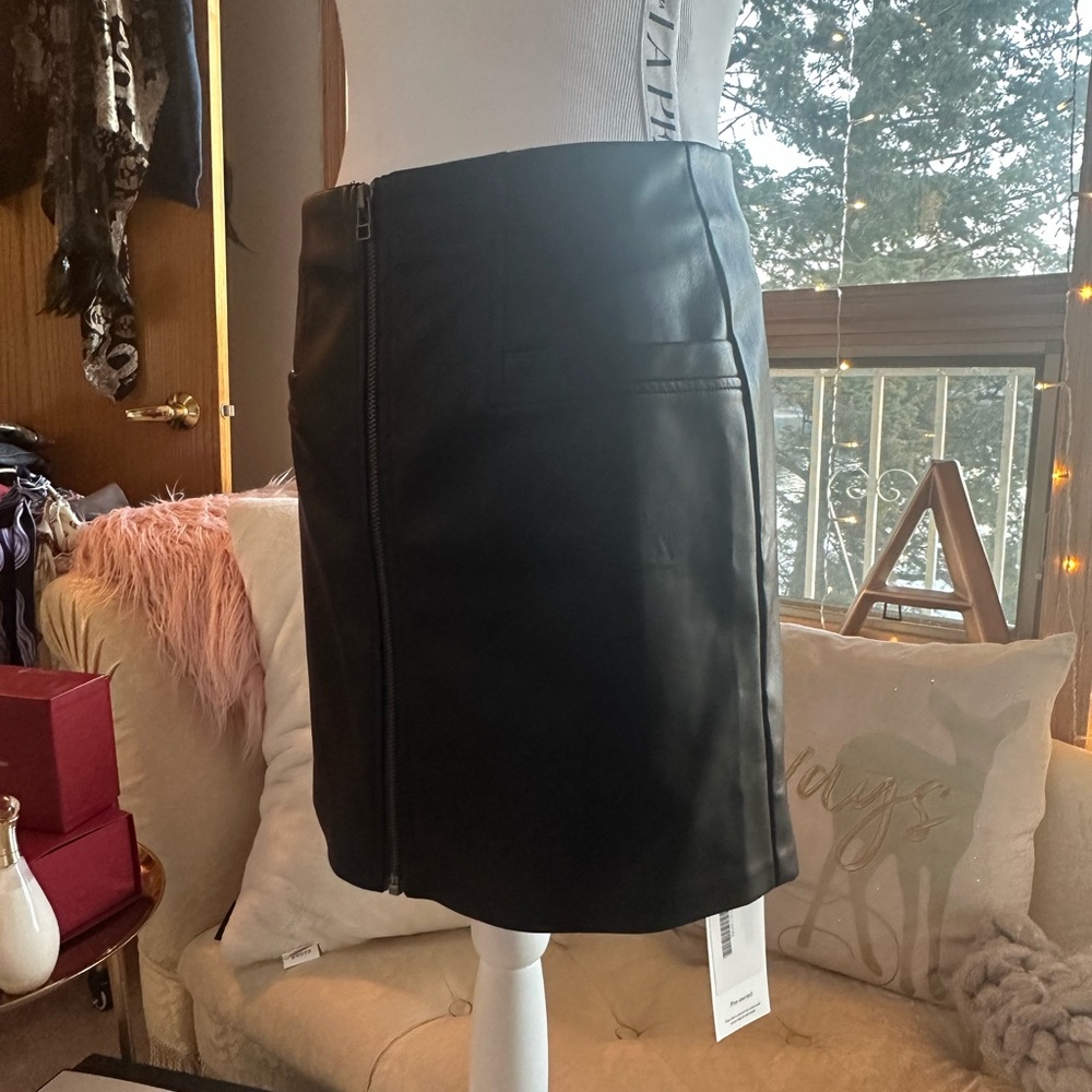 Gentle Fawn. Size 4. Black vegan leather. NWOT. Full front zip.